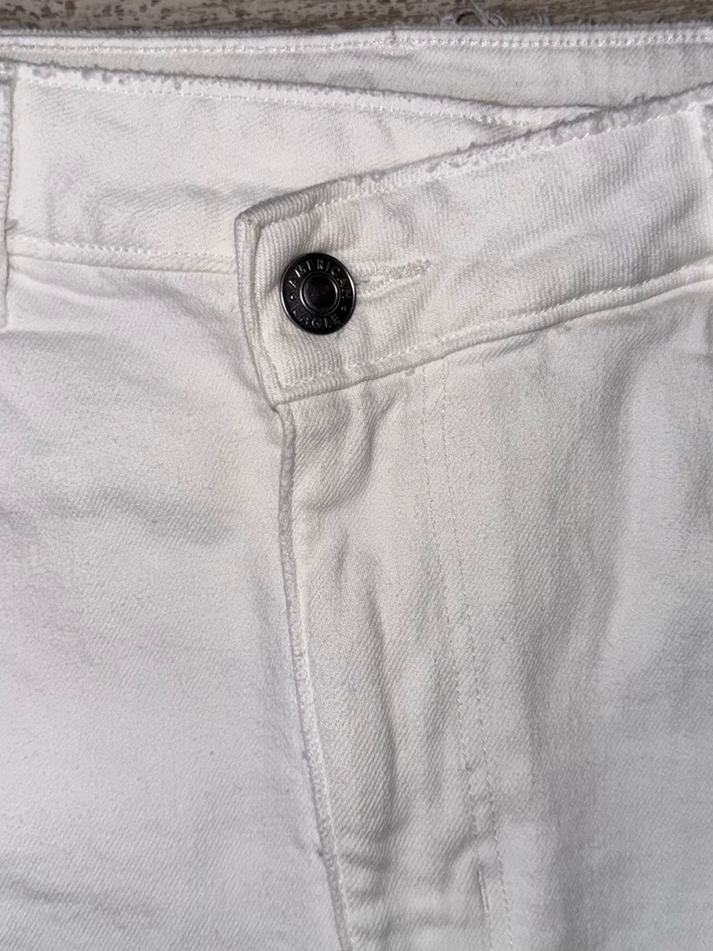American Eagle White Mom Shorts High Rise Stretch Denim Cuffed Summer Size 12 - Picture 5 of 9